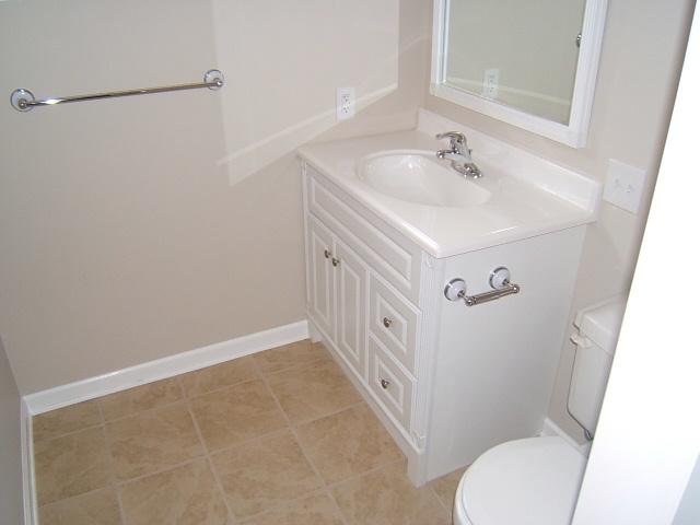 1511 Scott Road Roanoke, VA 24012 - Photo 8 of 26 bath