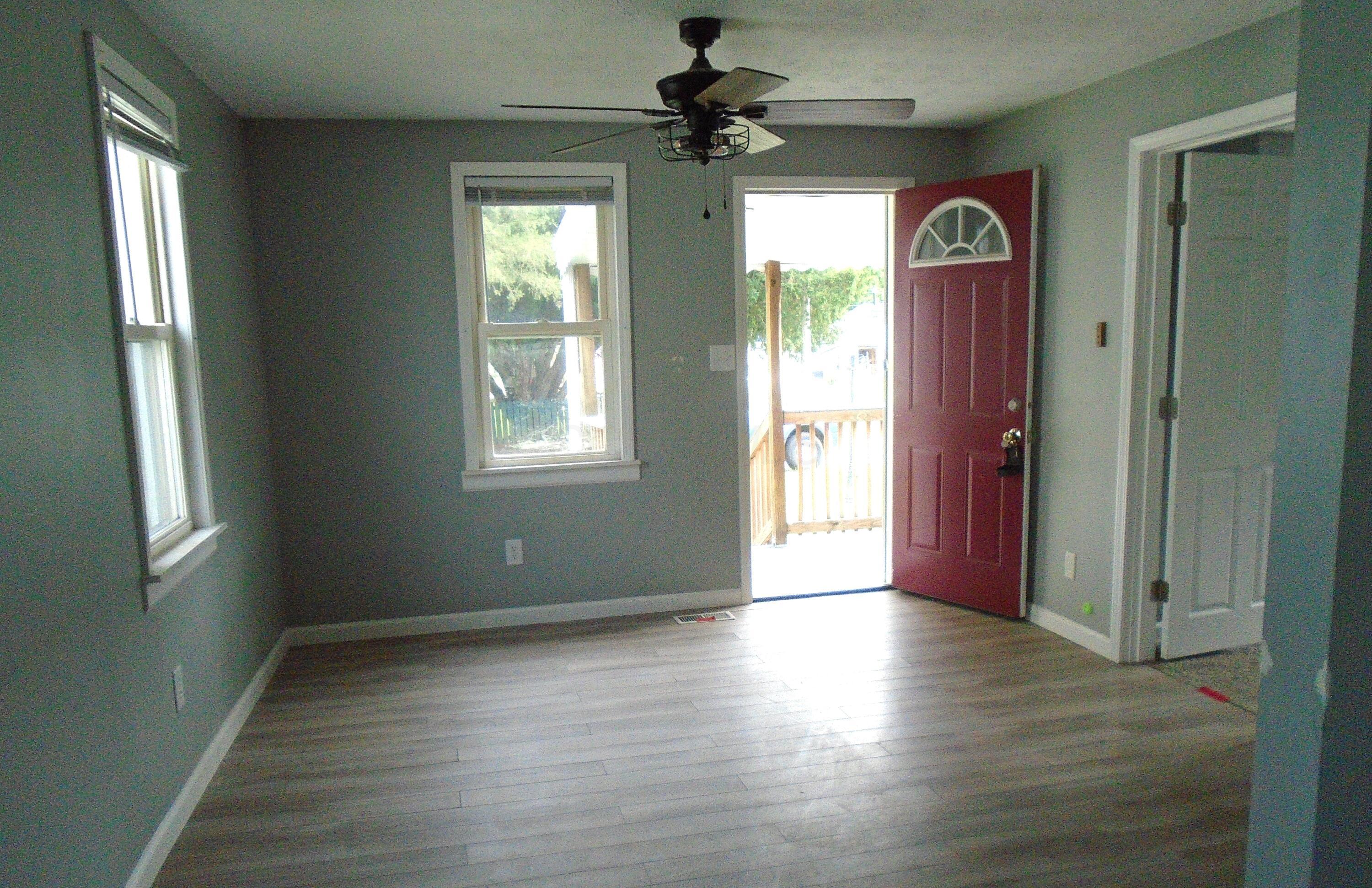 82 Delray Road Columbus, OH 43207 - Photo 7 of 19 Delray living room other view