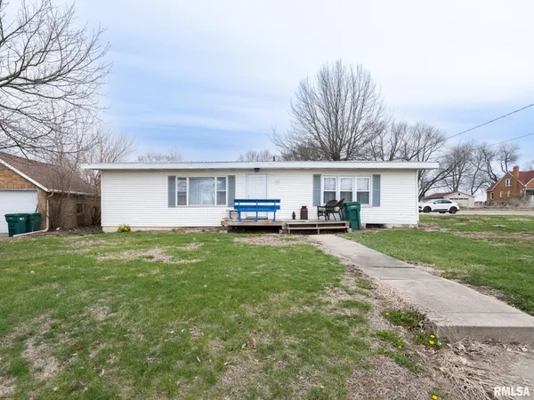 $99,000 | 627 East Fort Street, Farmington, IL 61531