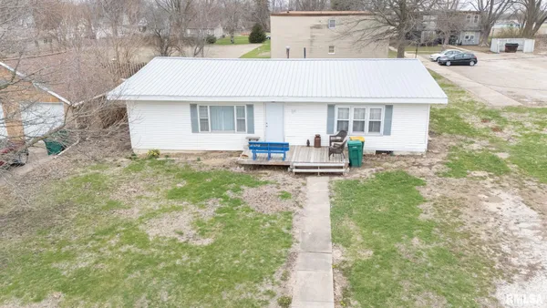 $99,000 | 627 East Fort Street, Farmington, IL 61531