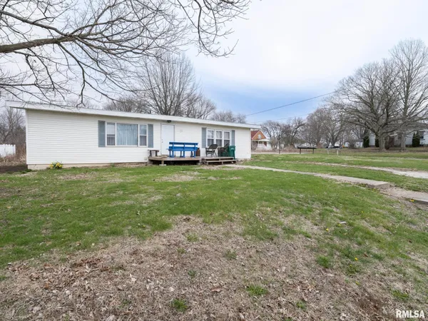 $99,000 | 627 East Fort Street, Farmington, IL 61531