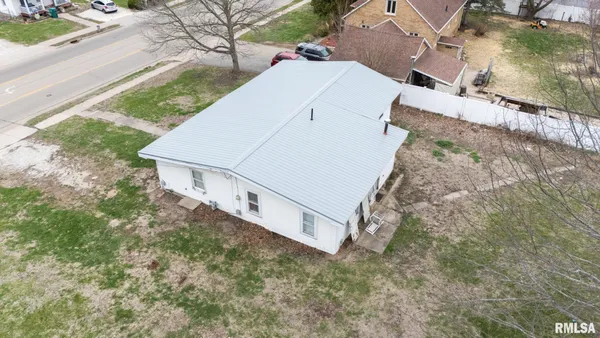 $99,000 | 627 East Fort Street, Farmington, IL 61531
