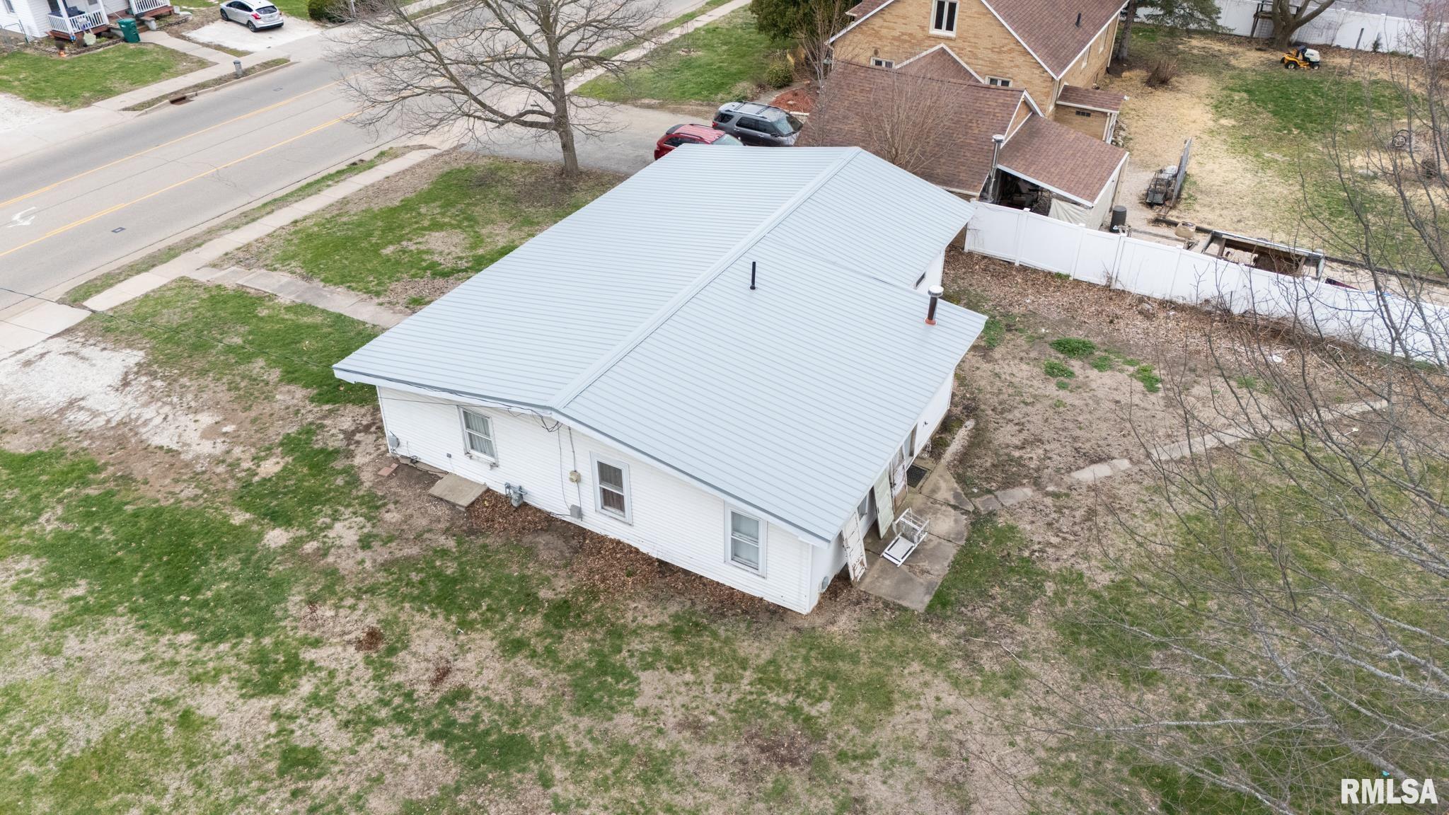 627 East Fort Street Farmington, IL 61531 - Photo 6 of 10