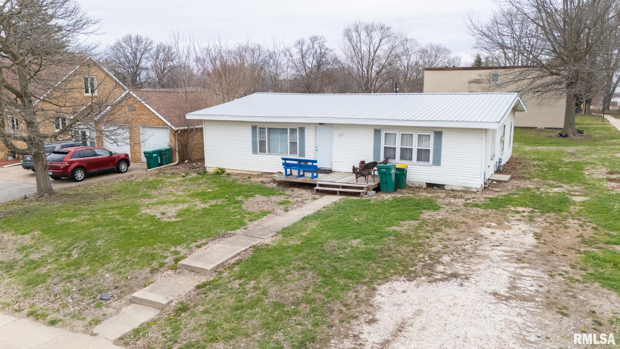 627 East Fort Street Farmington, IL 61531 - Photo 8 of 10