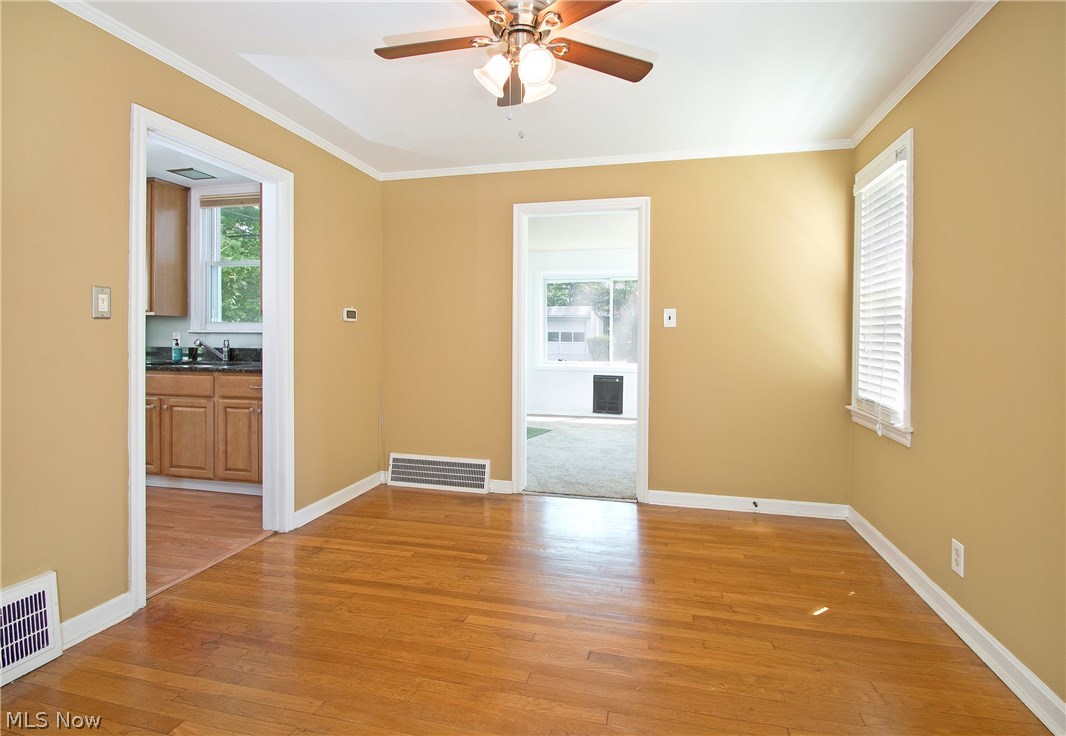 1097 Rushleigh Road Cleveland Heights, OH 44121 - Photo 6 of 15