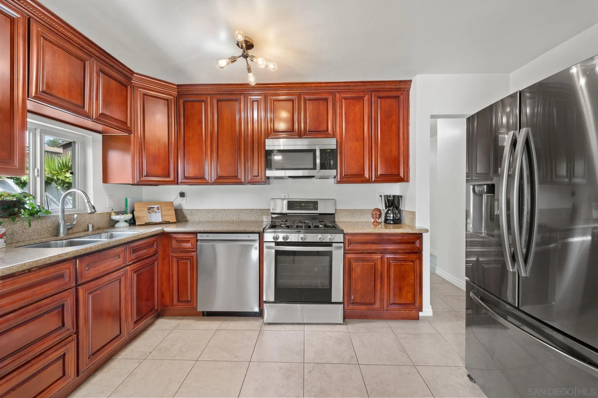 819 Felicita Avenue Spring Valley, CA 91977 - Photo 14 of 35 Gallery Image 14