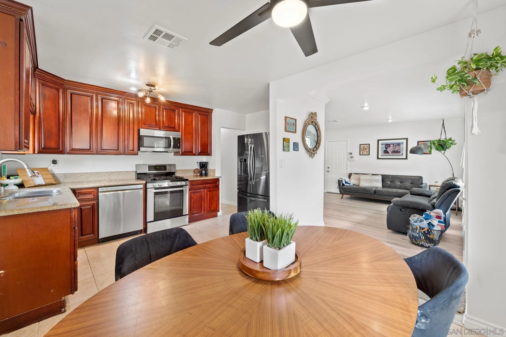 819 Felicita Avenue Spring Valley, CA 91977 - Photo 18 of 35 Gallery Image 18