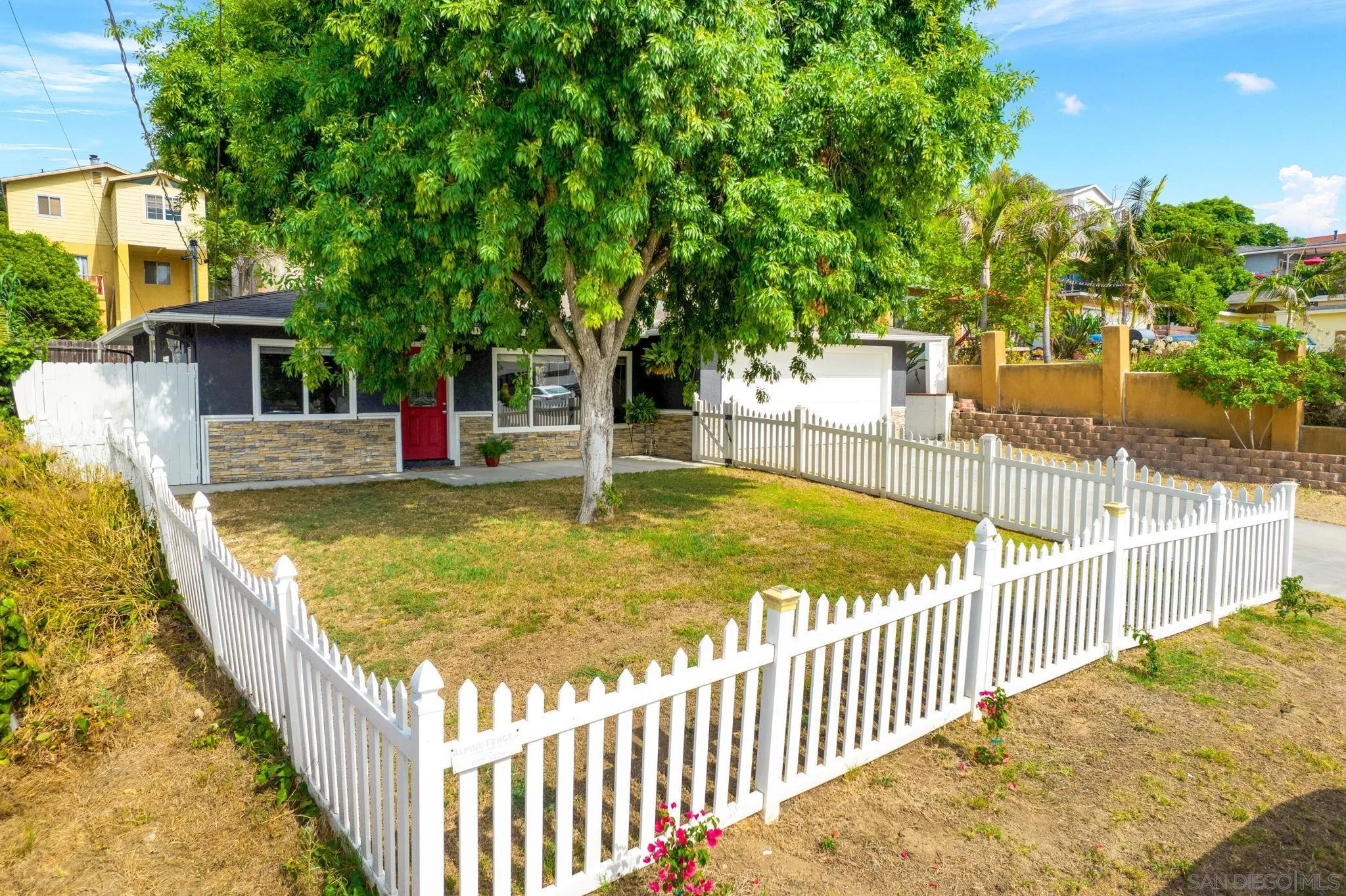 819 Felicita Avenue Spring Valley, CA 91977 - Photo 2 of 35 Gallery Image 2