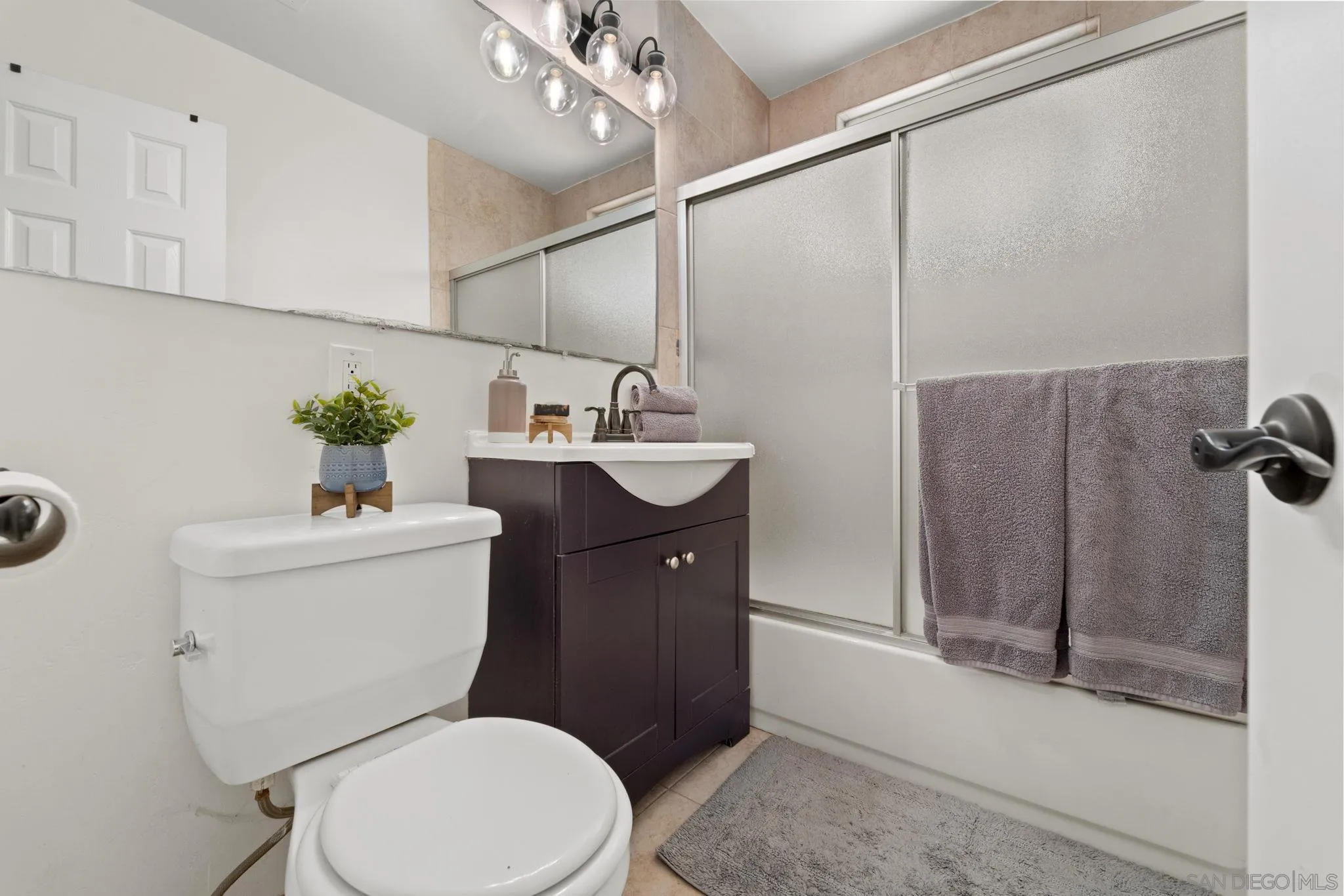 819 Felicita Avenue Spring Valley, CA 91977 - Photo 24 of 35 Gallery Image 24