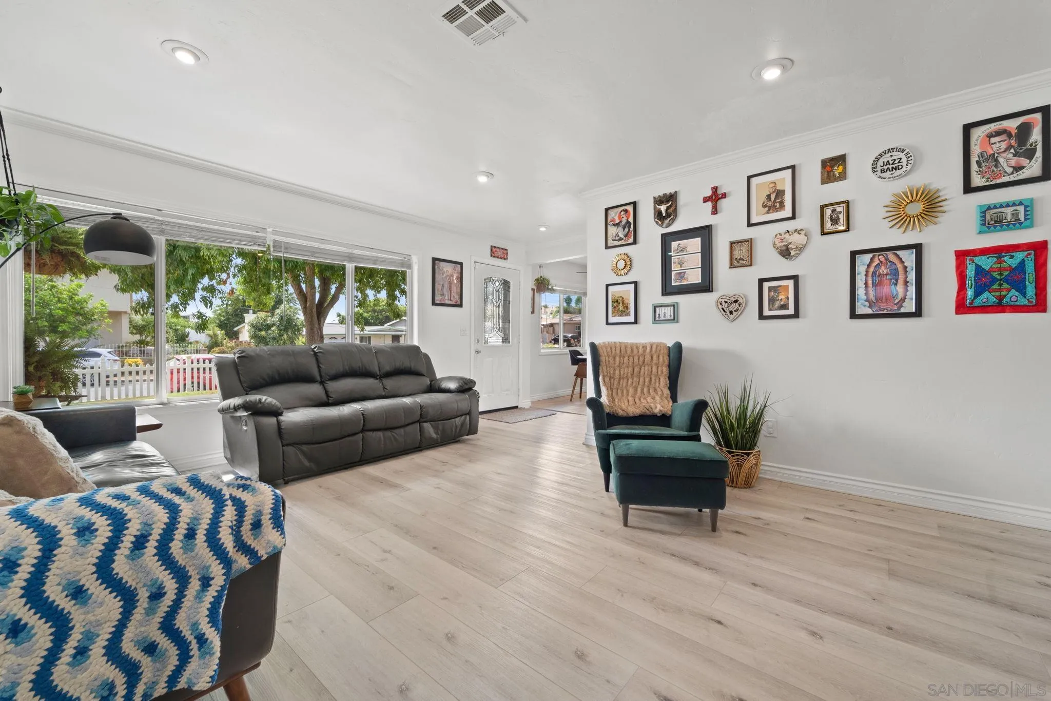 819 Felicita Avenue Spring Valley, CA 91977 - Photo 8 of 35 Gallery Image 8