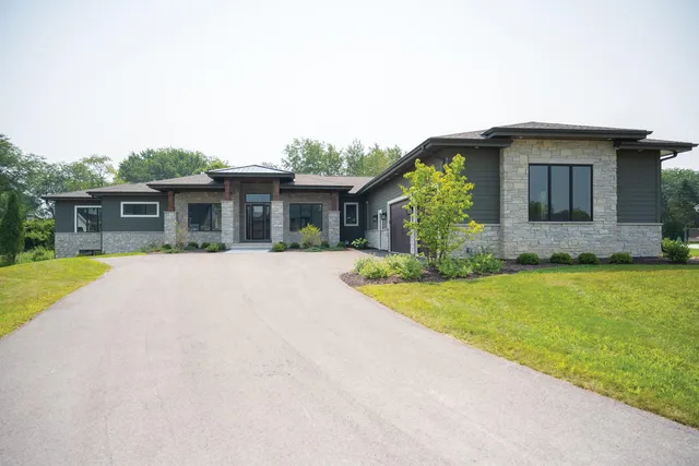 $2,650,000 | 3501 West Torrey Drive, Mequon, WI 53092