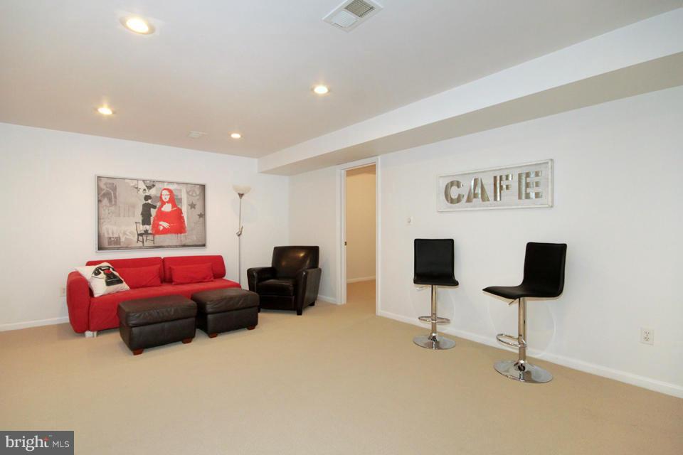 9302 Nester Road Fairfax, VA 22032 - Photo 25 of 30 Interior (General)