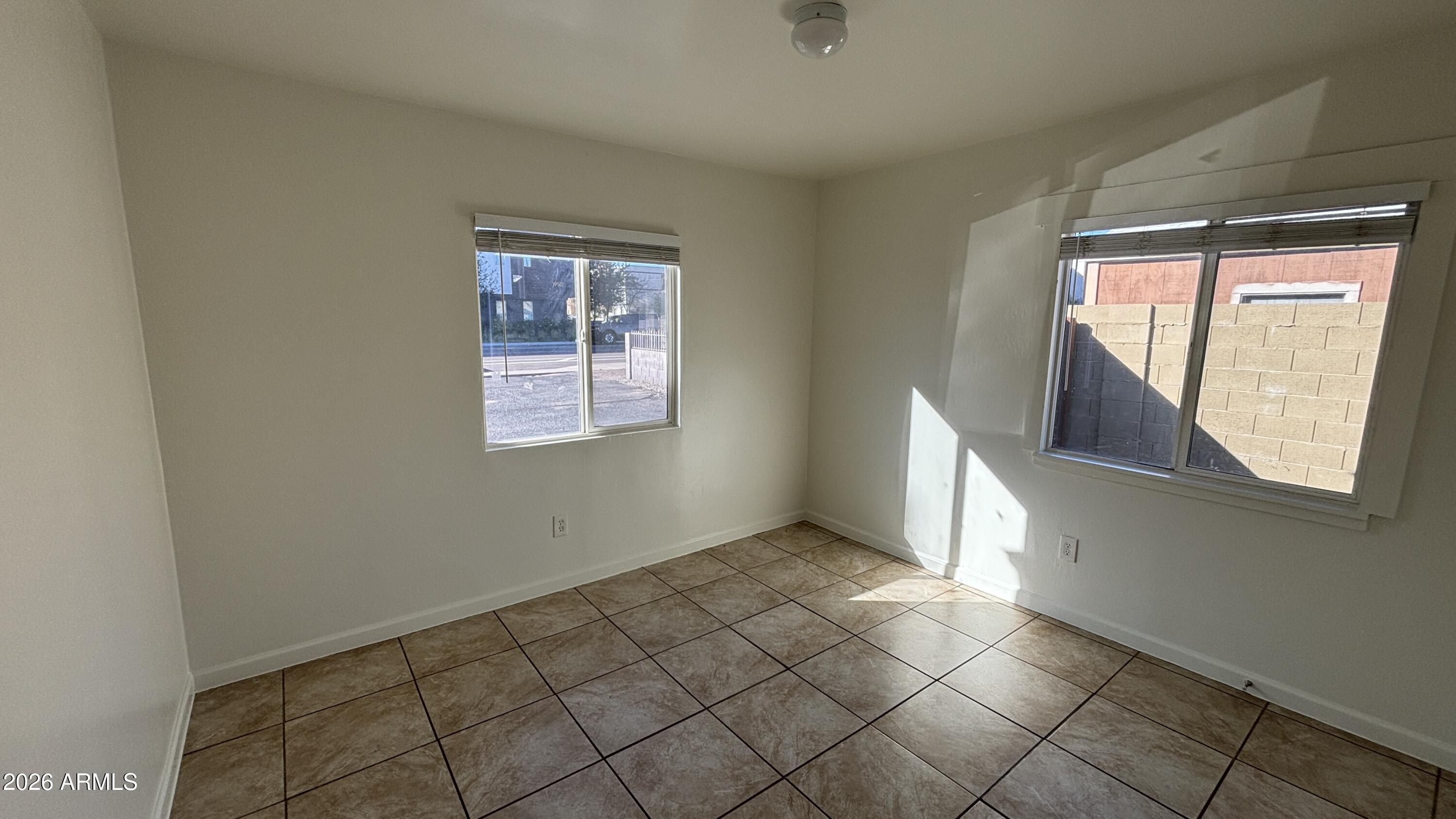 419 North 20th Street, Unit 2 Phoenix, AZ 85006 - Photo 7 of 14 IMG_2356