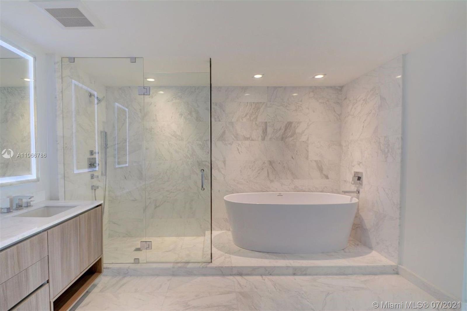 2101 South Surf Road, Unit 2D Hollywood, FL 33019 - Photo 12 of 26 Gallery Image 12