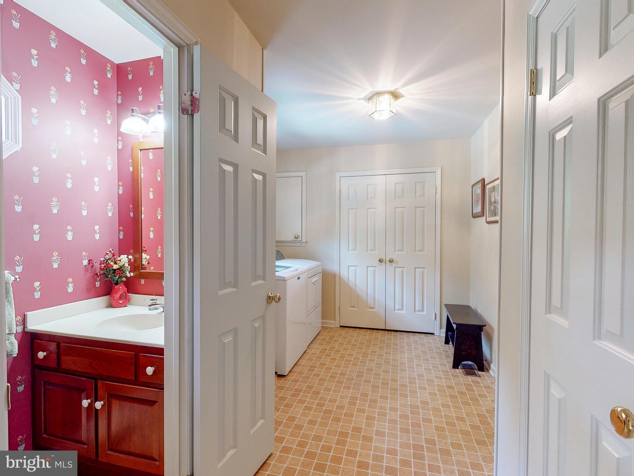 1422 Autumn Leaf Road Baltimore, MD 21286 - Photo 44 of 68 Main Level