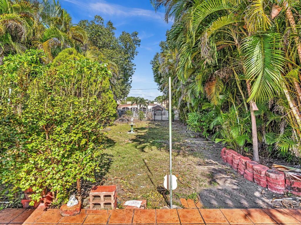 2347 Southwest 18th Street Miami, FL 33145 - Photo 33 of 46 a view of yard