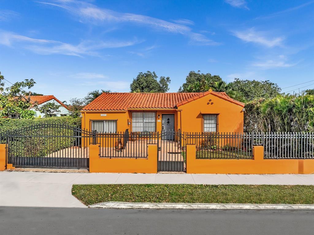 2347 Southwest 18th Street Miami, FL 33145 - Photo 37 of 46