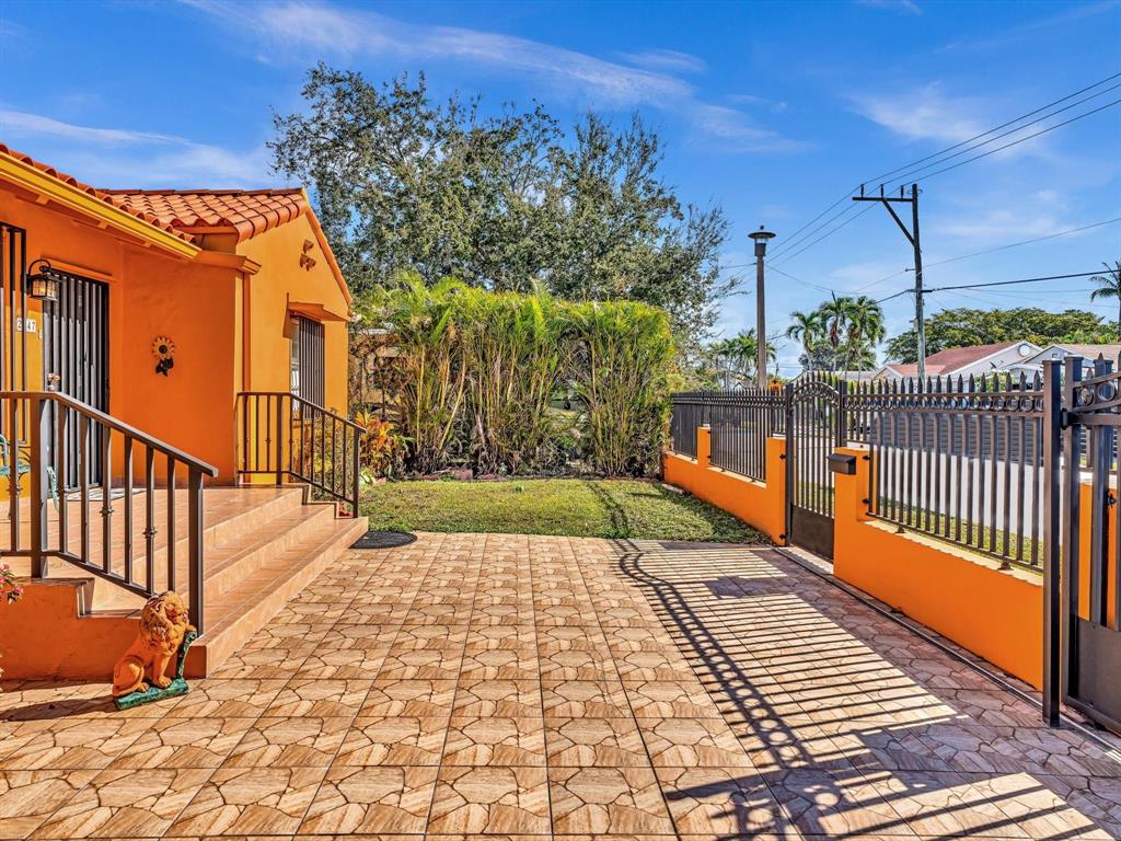 2347 Southwest 18th Street Miami, FL 33145 - Photo 5 of 46