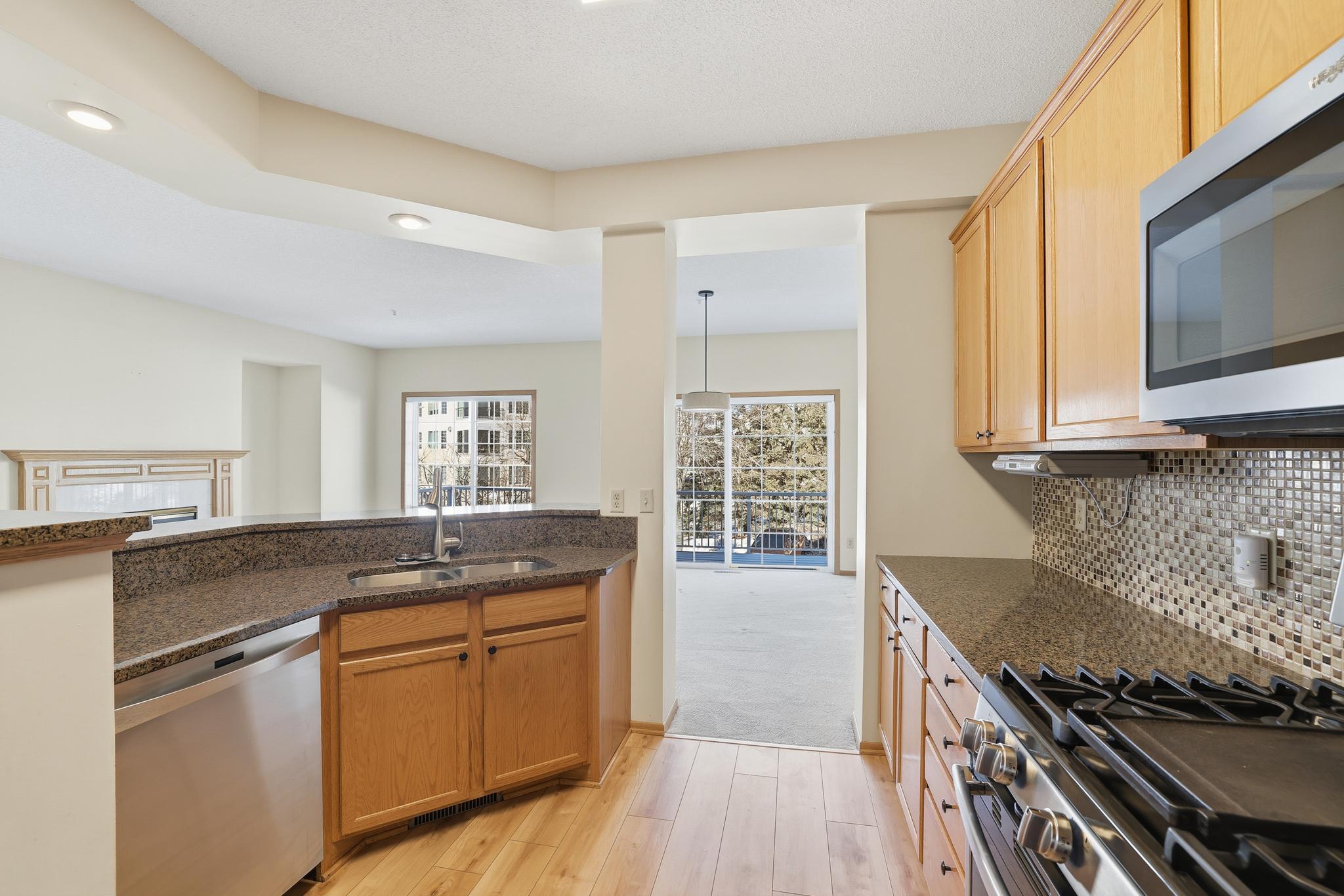 900 Fairfield Way Hopkins, MN 55305 - Photo 8 of 22