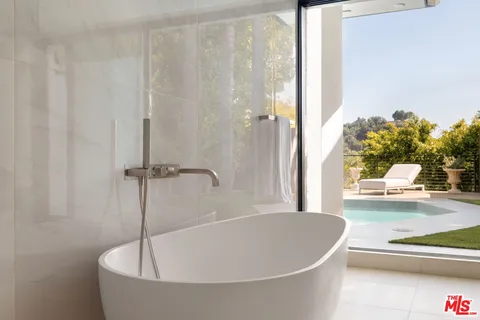 $8,495,000 | 9108 Alanda Place, Beverly Hills, CA 90210