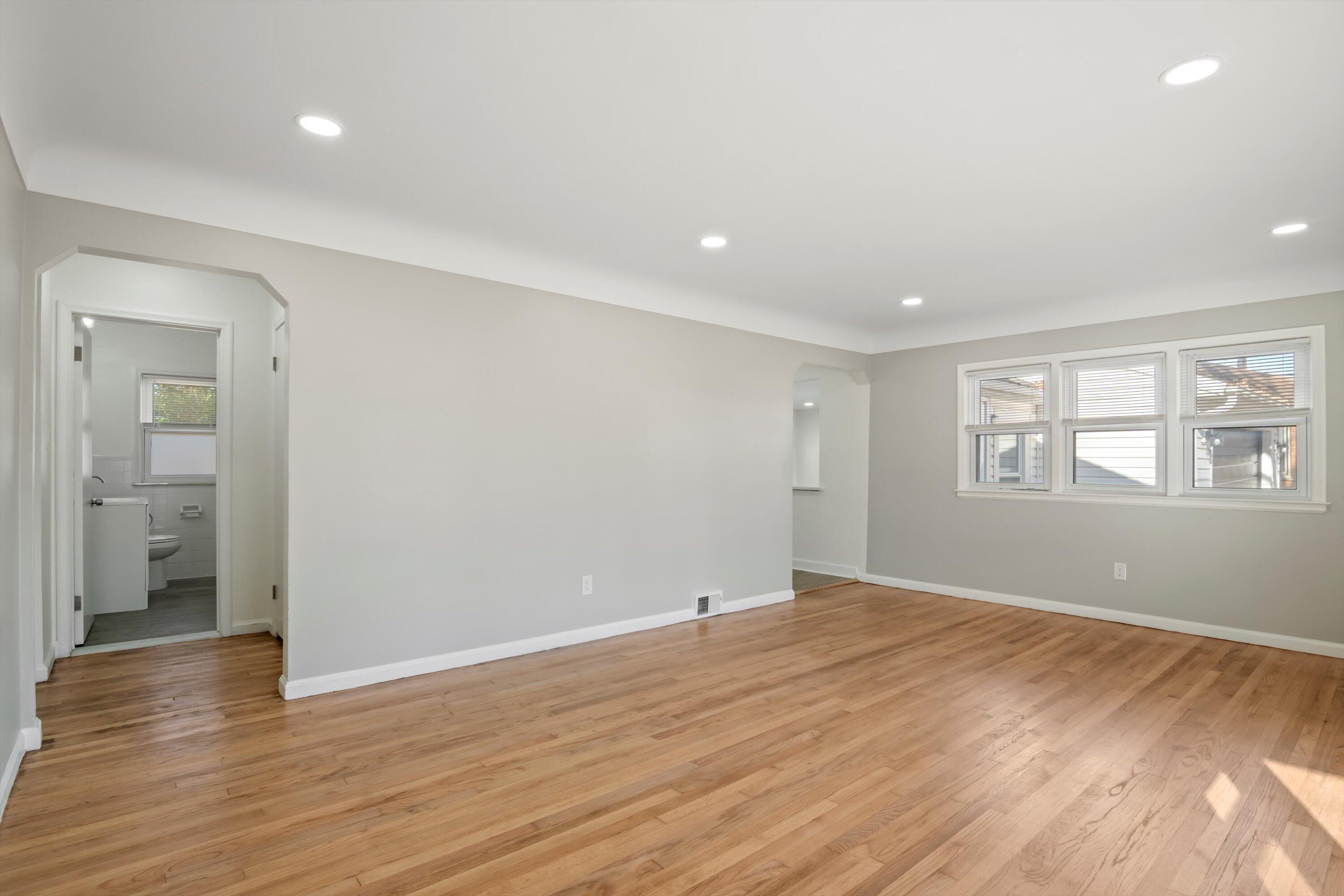 5854 Syracuse Street Taylor, MI 48180 - Photo 10 of 43 10-DSC07581