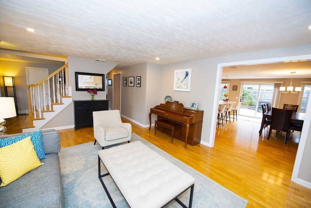 43 Westlake Road Natick, MA 01760 - Photo 4 of 26 Gallery Image 4