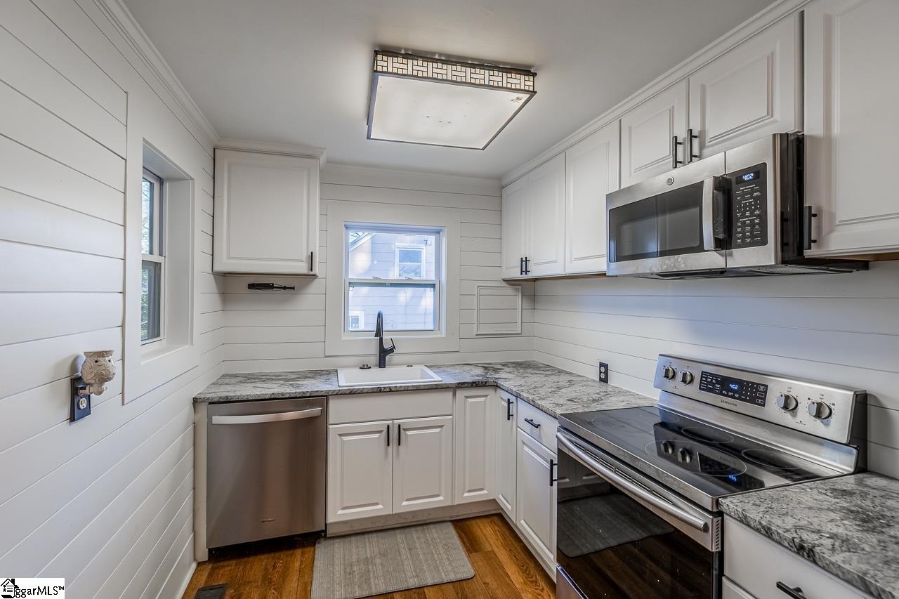 118 Bleckley Avenue Greenville, SC 29607 - Photo 15 of 18