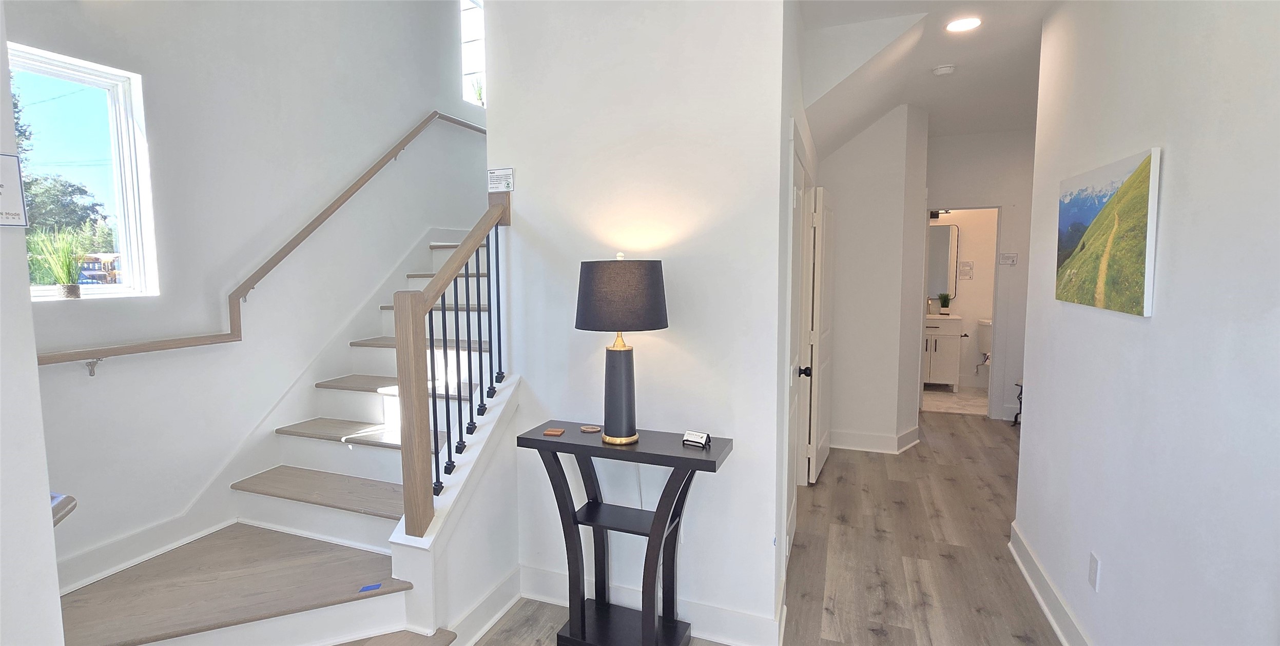 4922 Hoover Street, Unit F Houston, TX 77092 - Photo 16 of 26 Entry foyer