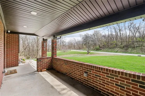 $379,316 | 4412 West State Street, Edinburg, PA 16116