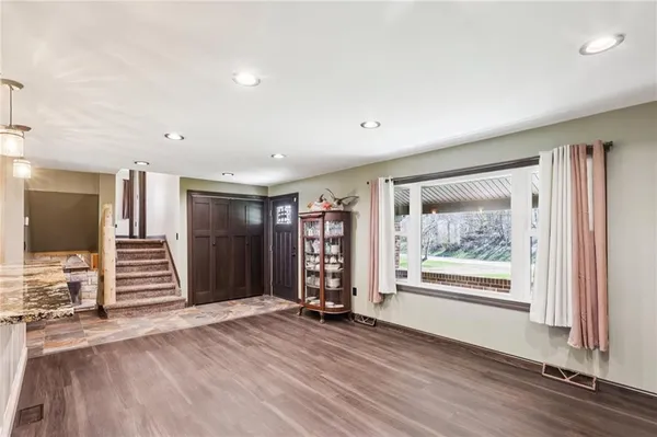 $379,316 | 4412 West State Street, Edinburg, PA 16116