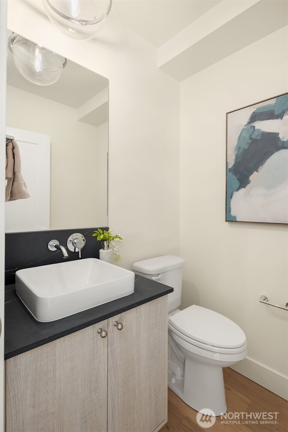 4411 1st Avenue Northeast Seattle, WA 98103 - Photo 13 of 26