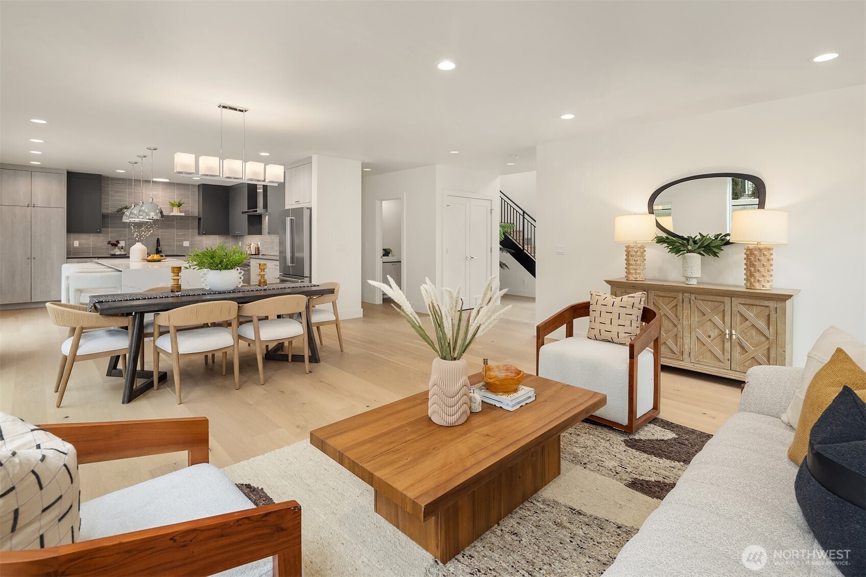 4411 1st Avenue Northeast Seattle, WA 98103 - Photo 3 of 26