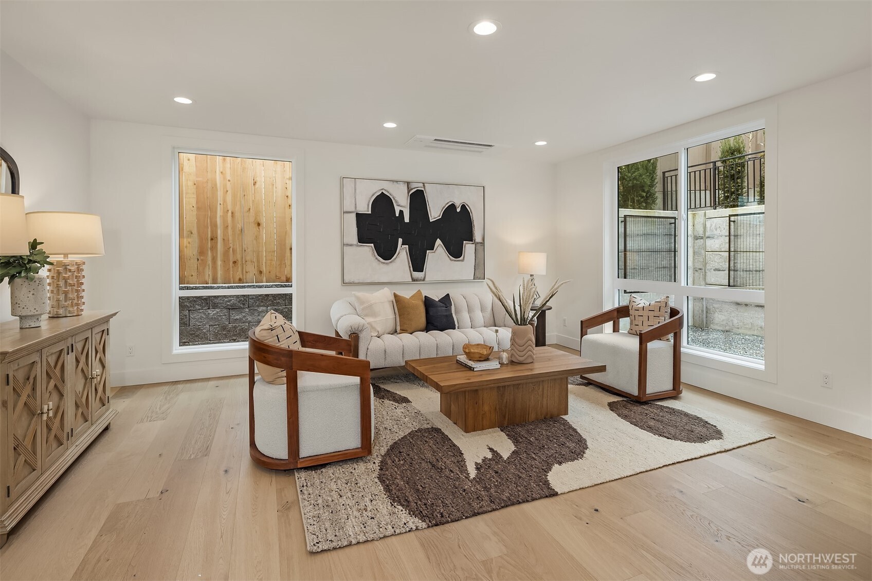 4411 1st Avenue Northeast Seattle, WA 98103 - Photo 4 of 26