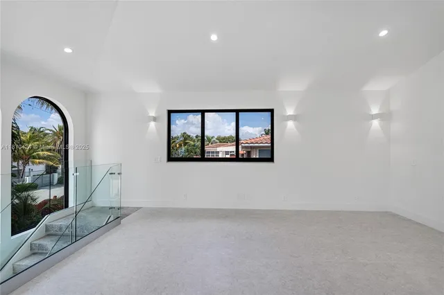 a view of a livingroom with an empty space