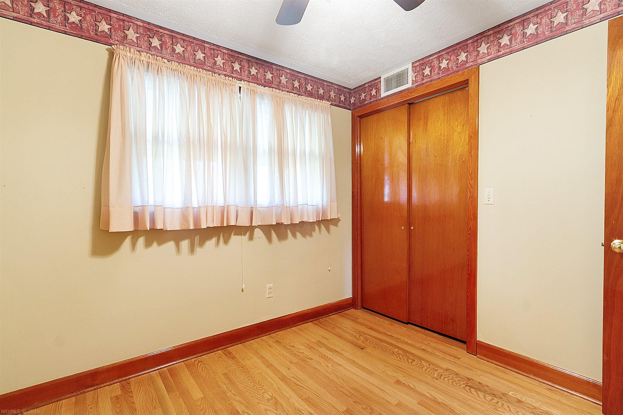 1712 Newbern Road Pulaski, VA 24301 - Photo 28 of 72 Gallery Image 28