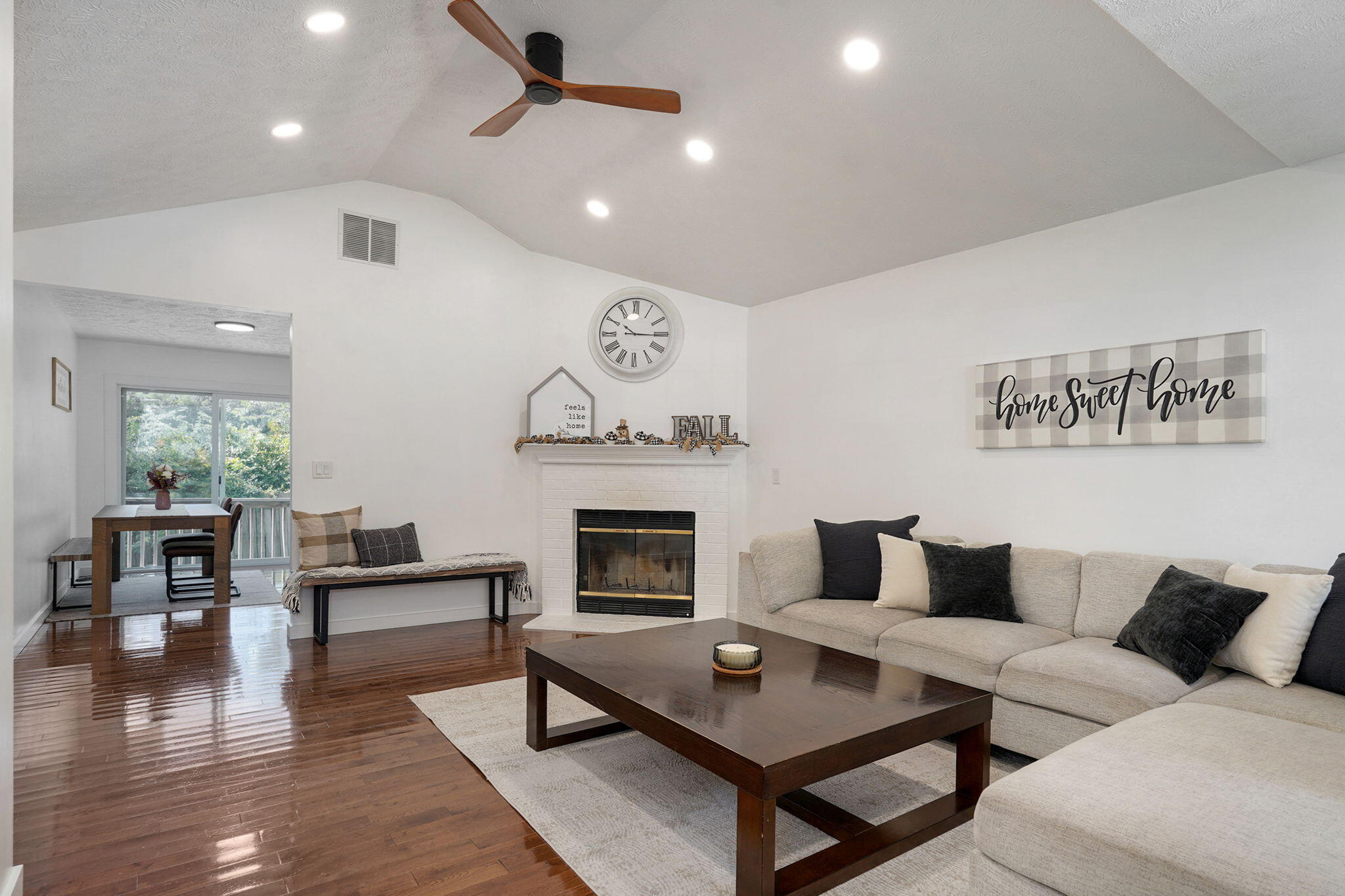 3430 West Riverside Street Springfield, MO 65807 - Photo 5 of 29 3430 W Riverside St-8