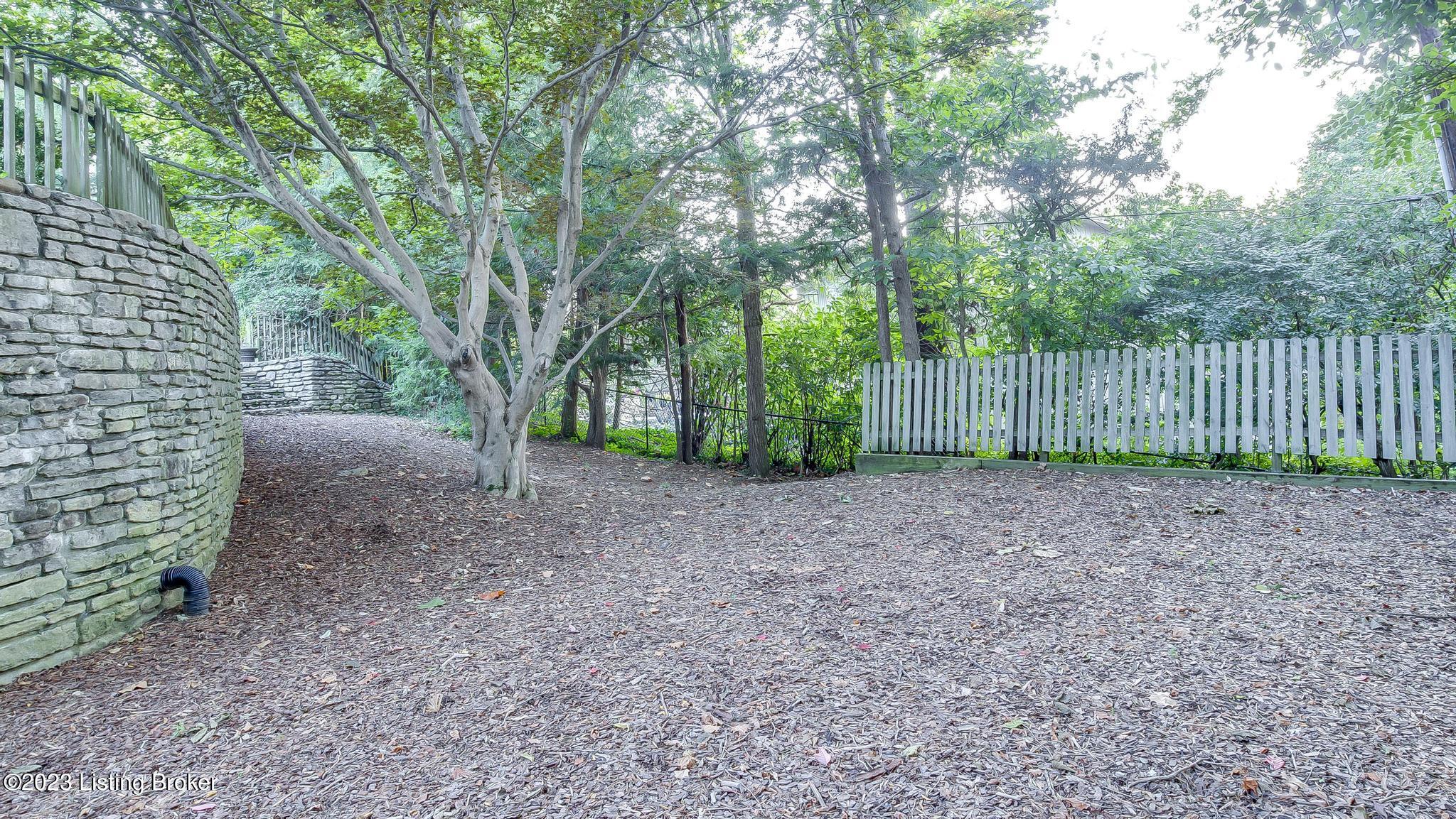 170 Westwind Road Louisville, KY 40207 - Photo 48 of 68 170_WestwindRd_40207_269