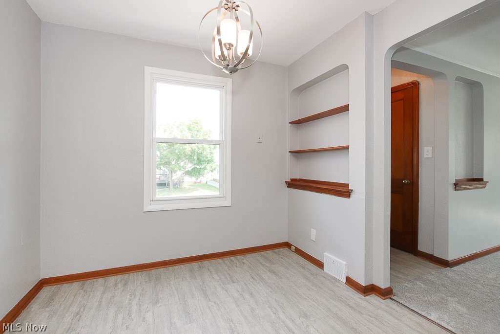 6911 Ridgewood Avenue Parma, OH 44129 - Photo 7 of 35 Gallery Image 7