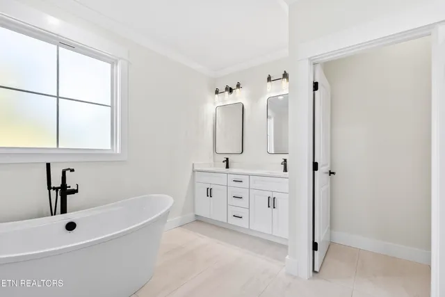 $759,900 | 415 Kahite Trail, Vonore, TN 37885