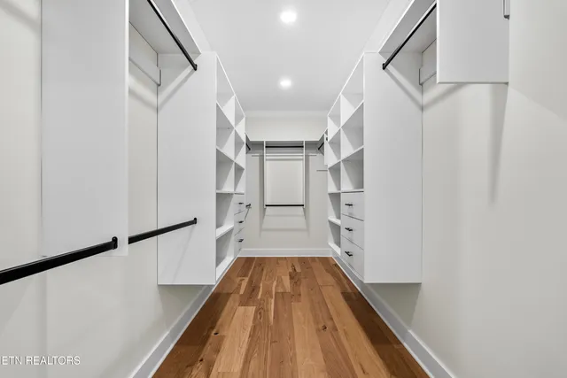 $759,900 | 415 Kahite Trail, Vonore, TN 37885