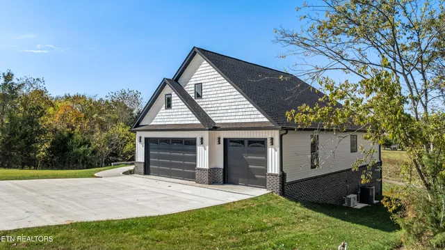 $759,900 | 415 Kahite Trail, Vonore, TN 37885