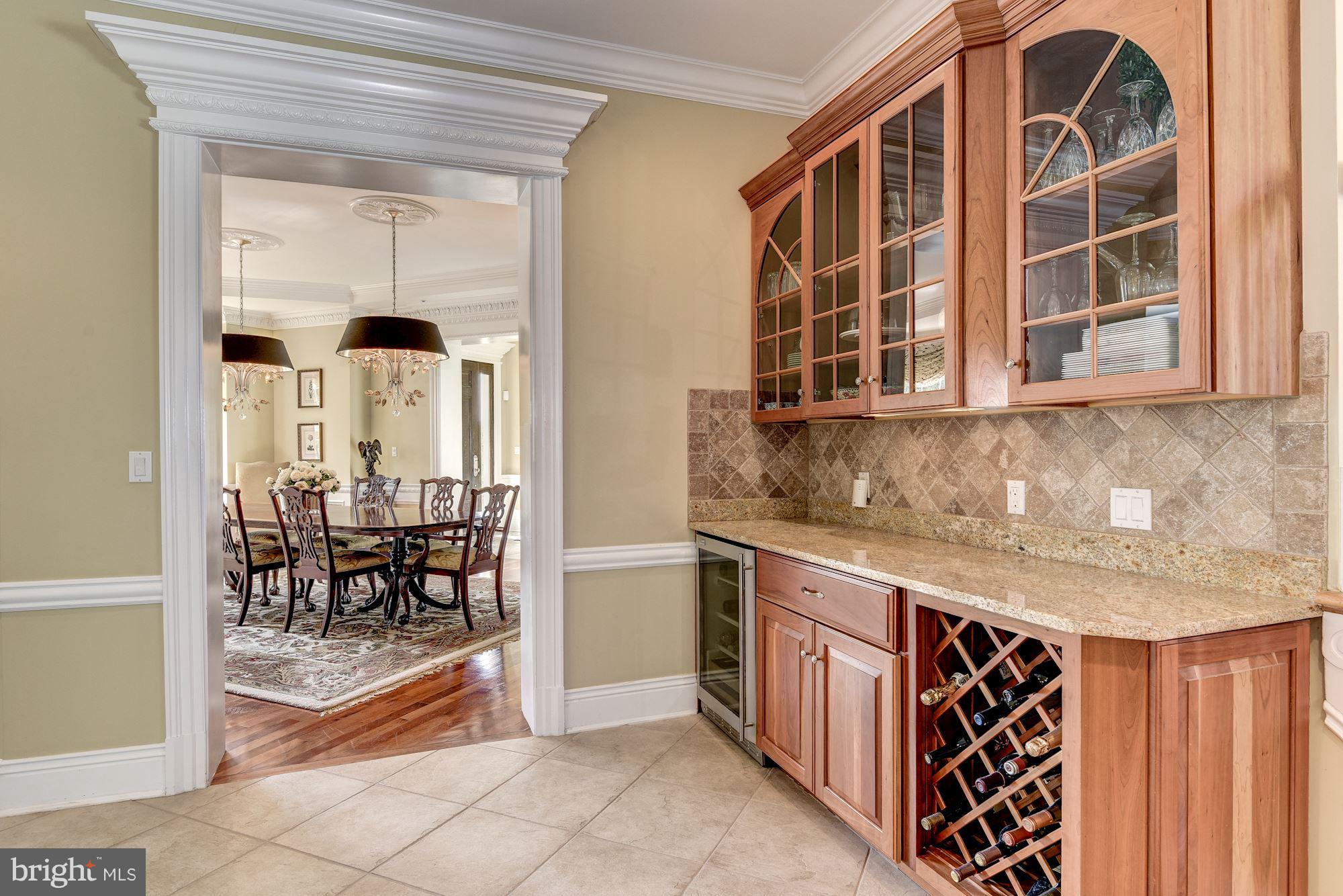 10010 Gary Road Potomac, MD 20854 - Photo 11 of 30 Butler's Pantry