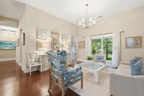 $949,900 | 8 Dove Tree Lane, Bluffton, SC 29910