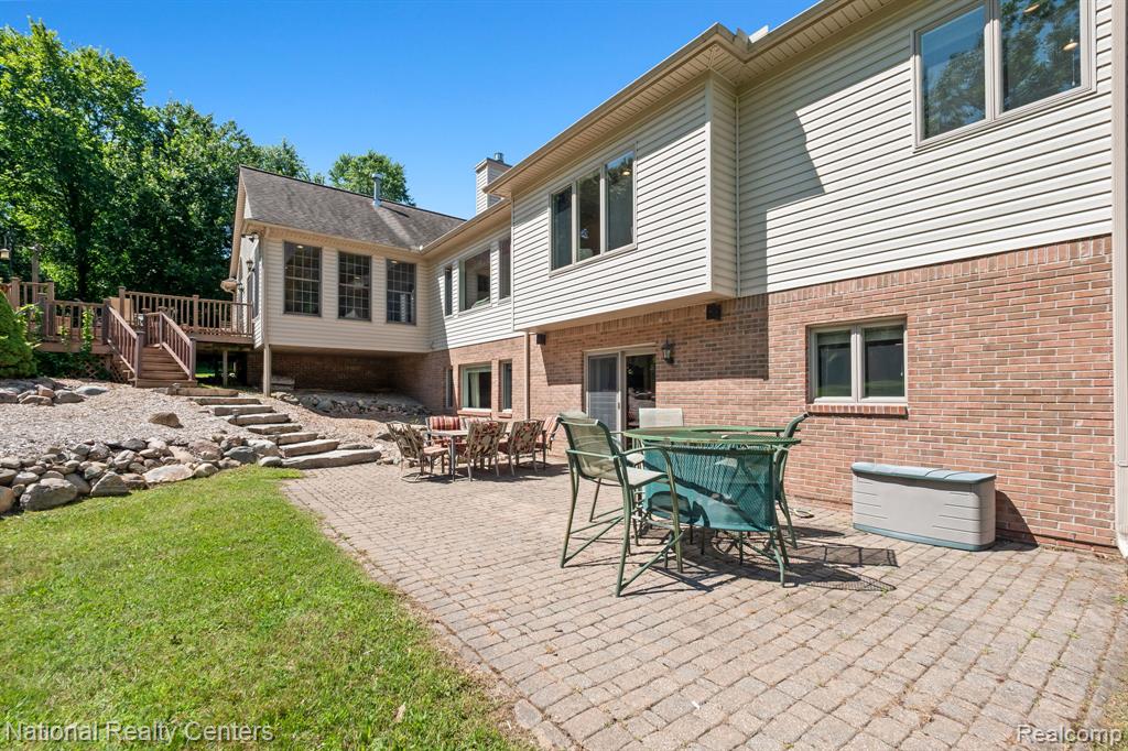 10180 Hadley Road Clarkston, MI 48348 - Photo 45 of 54