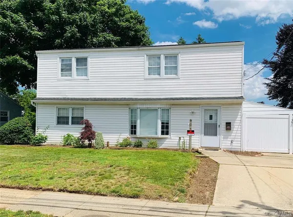 $5,000 | 23 Ginny Lane, Bethpage, NY 11714