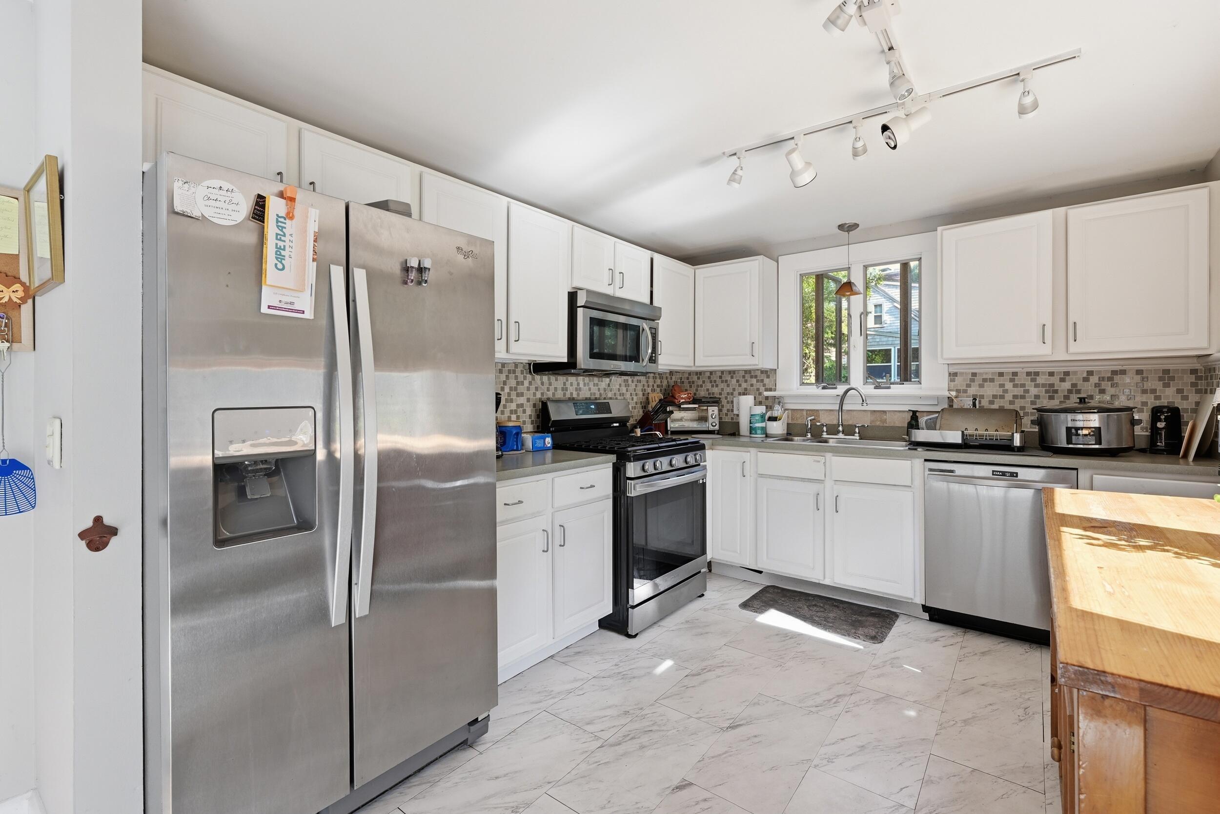 129 Mayfair Road South Dennis, MA 02660 - Photo 16 of 27 26