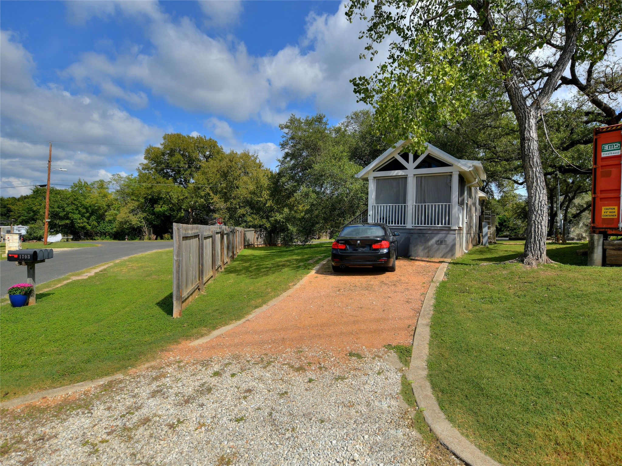 1702 Saracen Road Austin, TX 78733 - Photo 3 of 27