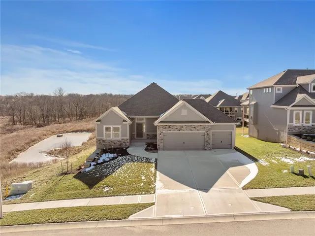 $585,100 | 7015 Northeast 103rd Court, Kansas City, MO 64156