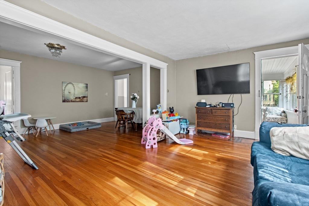 81 Eleanor Road Springfield, MA 01108 - Photo 6 of 23