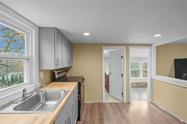 $169,999 | 51 Knotty Oak Shores, Coventry, RI 02816